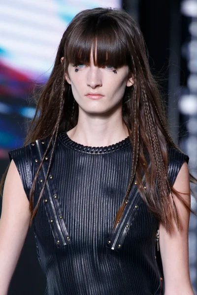 Look 15
